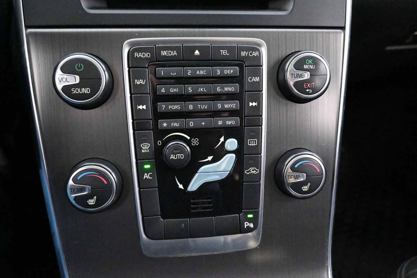 VOLVO V60 2011