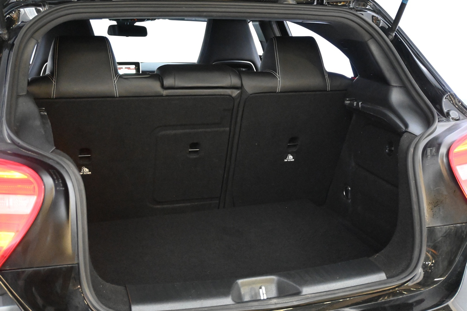 MERCEDES-BENZ A 2015