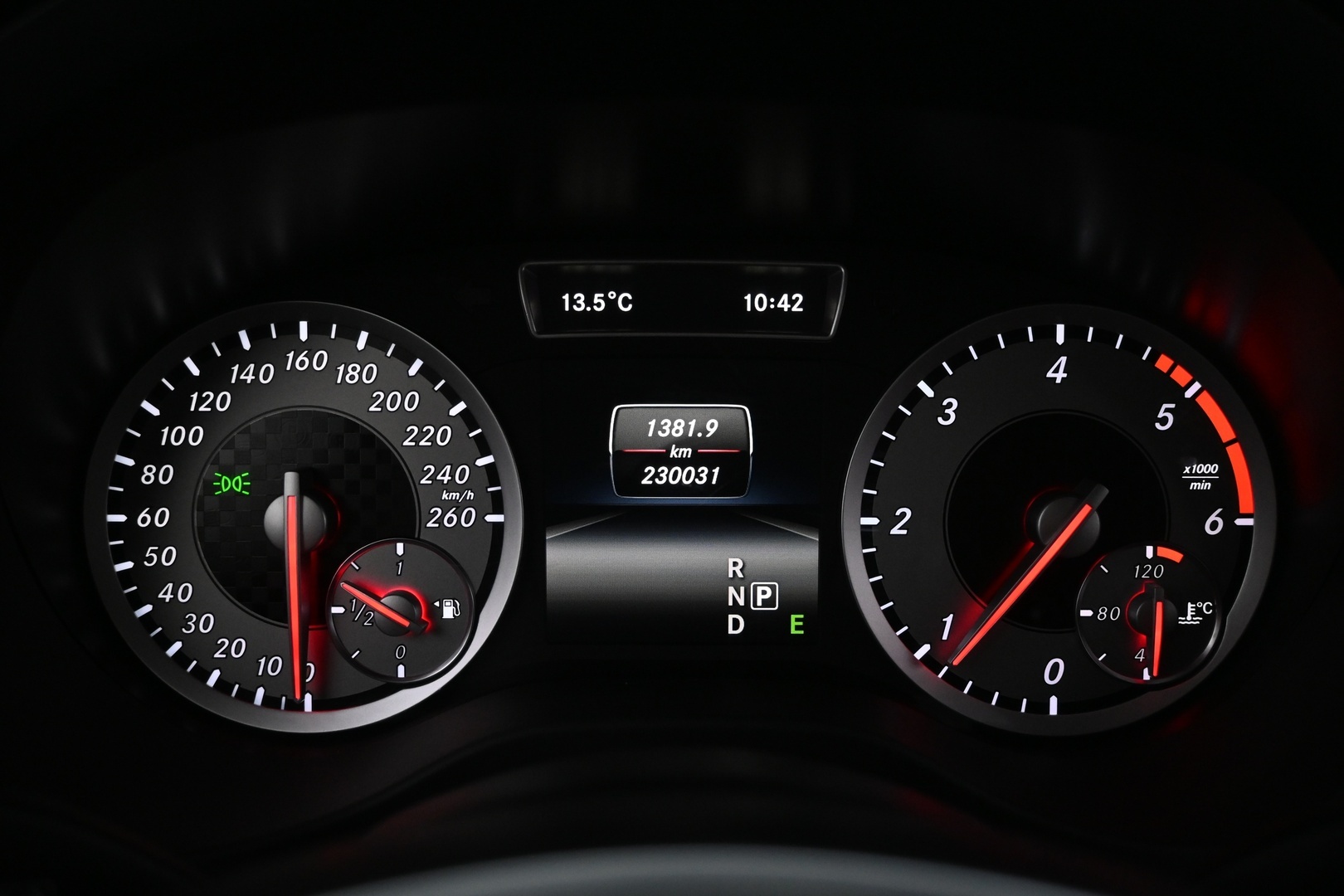 MERCEDES-BENZ A 2015