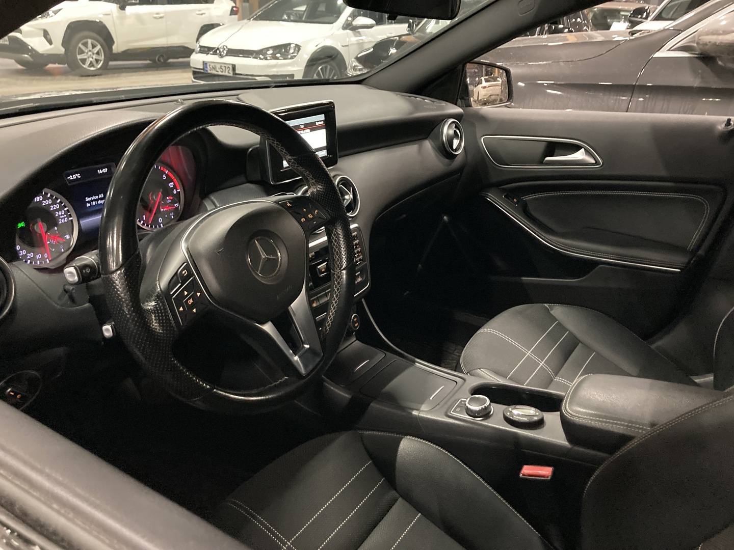 MERCEDES-BENZ A 2015