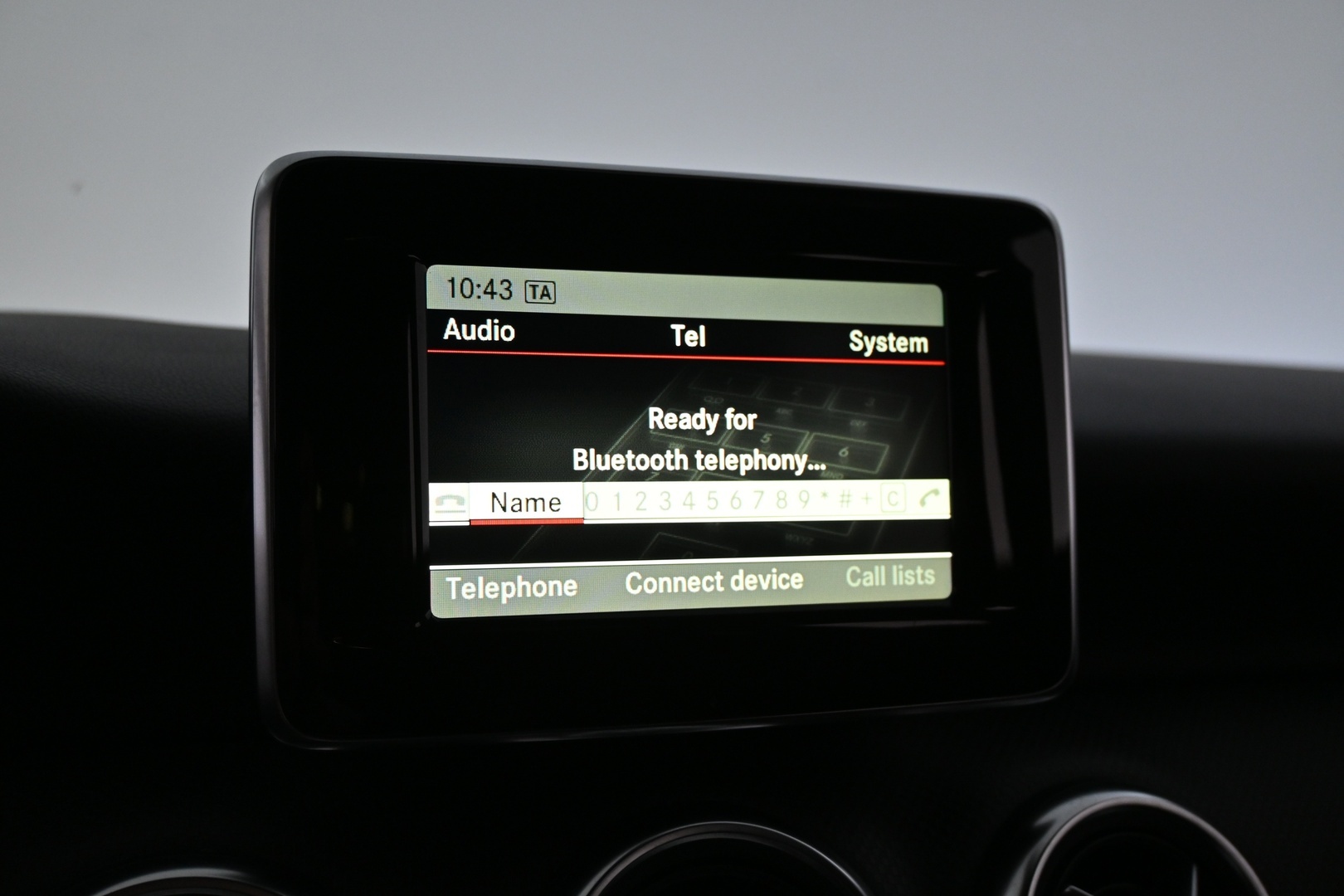 MERCEDES-BENZ A 2015