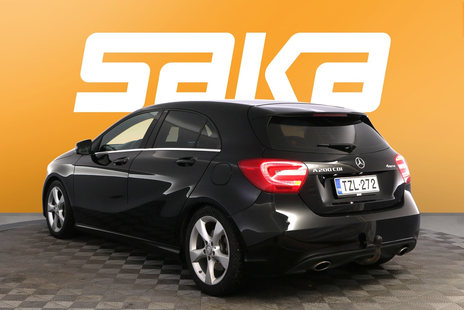 MERCEDES-BENZ A 2015