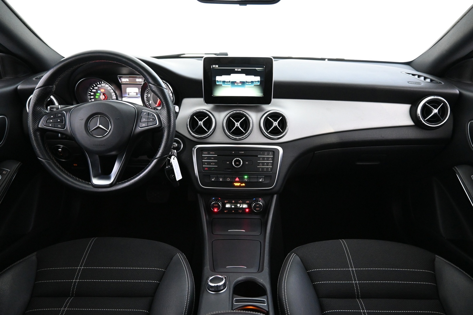 MERCEDES-BENZ CLA 2015