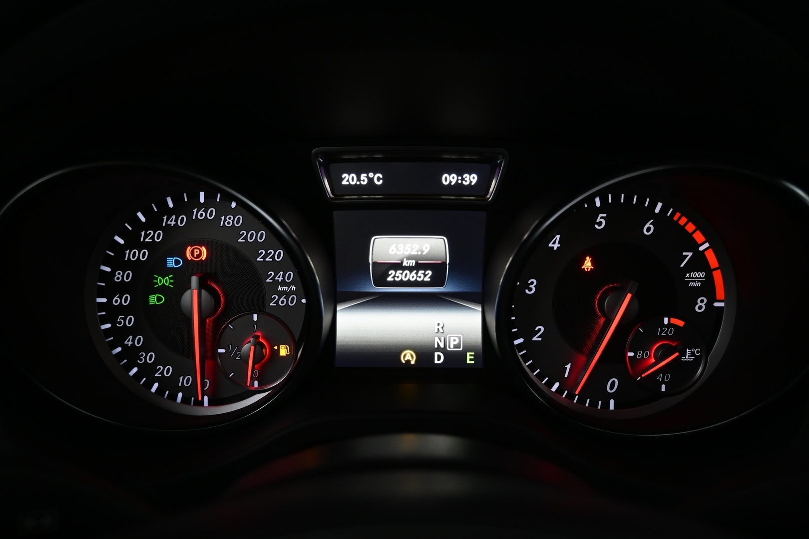 MERCEDES-BENZ CLA 2015