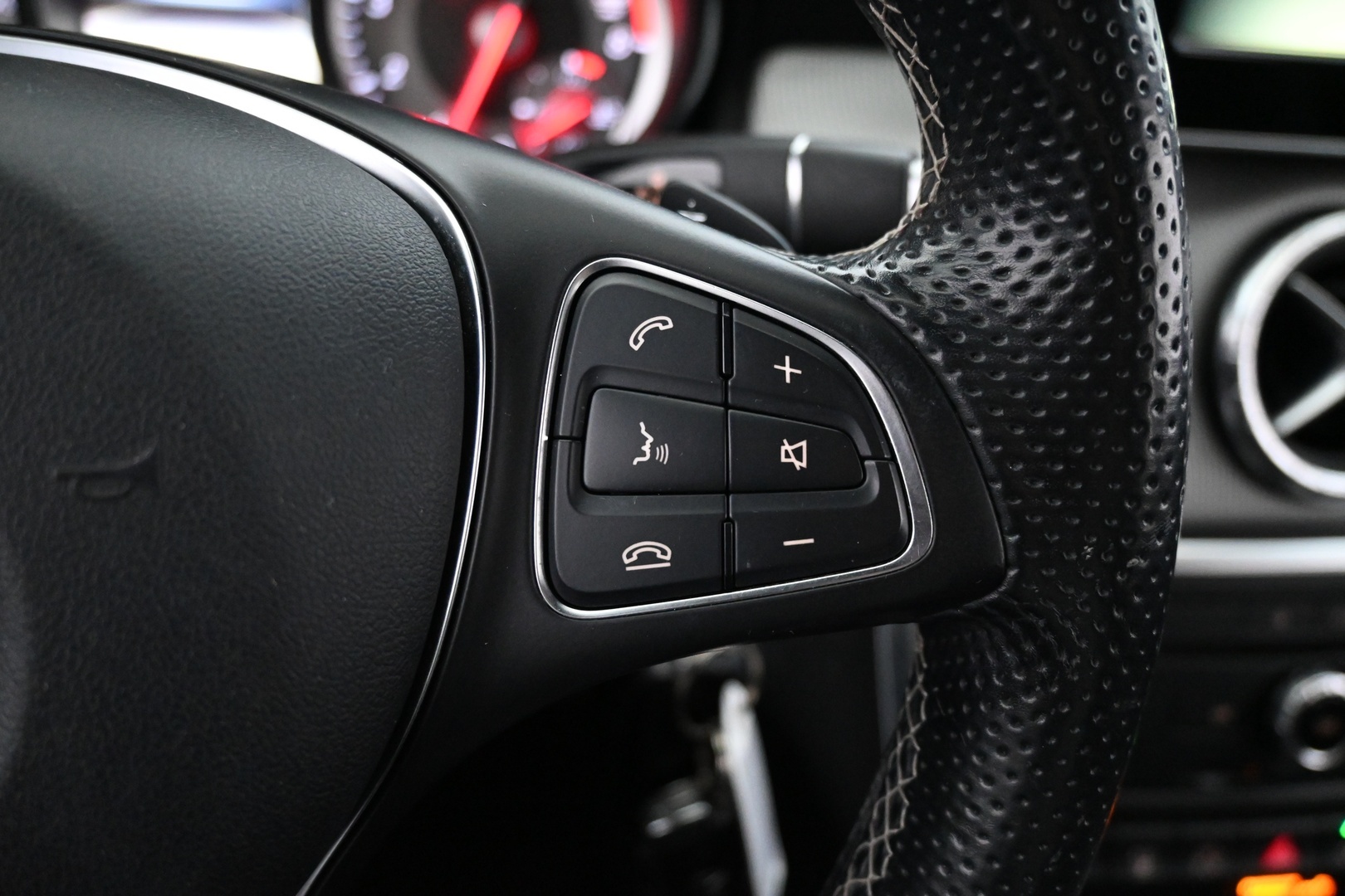 MERCEDES-BENZ CLA 2015