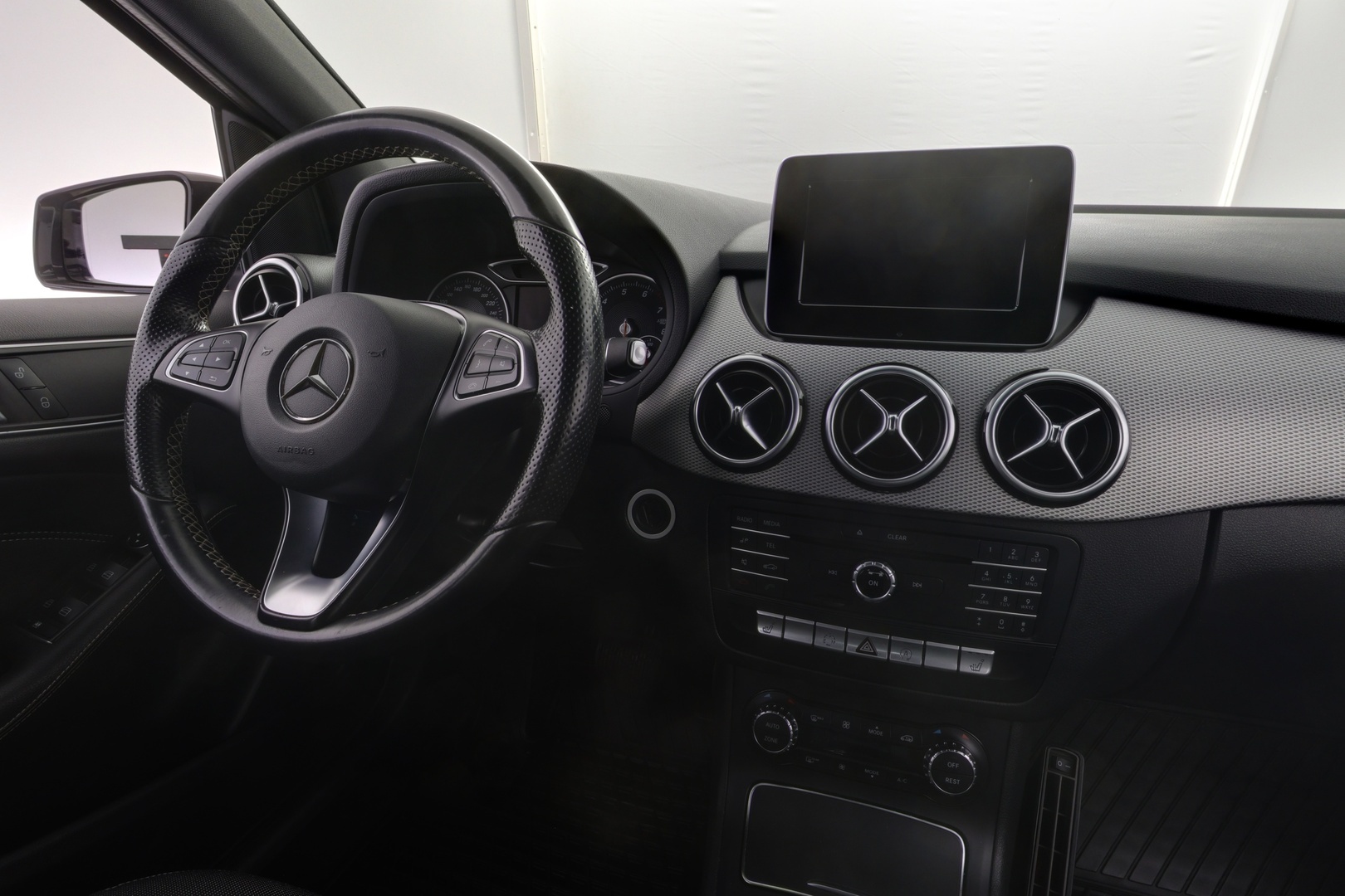MERCEDES-BENZ B 2016