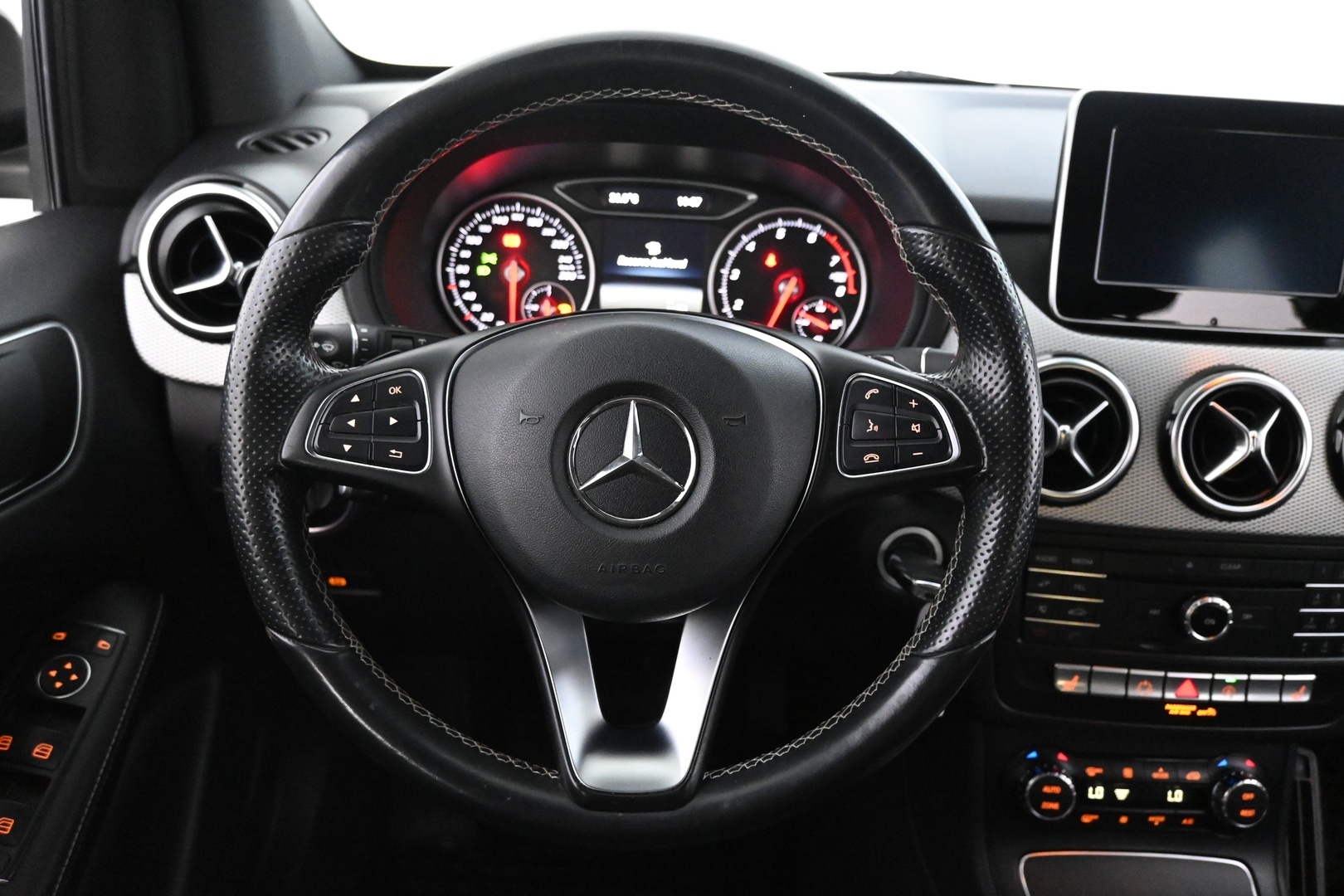 MERCEDES-BENZ B 2016