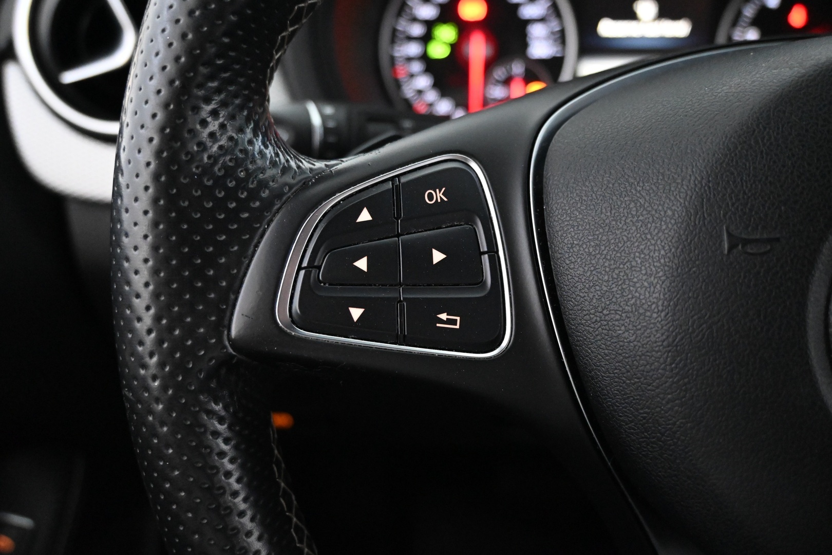 MERCEDES-BENZ B 2016