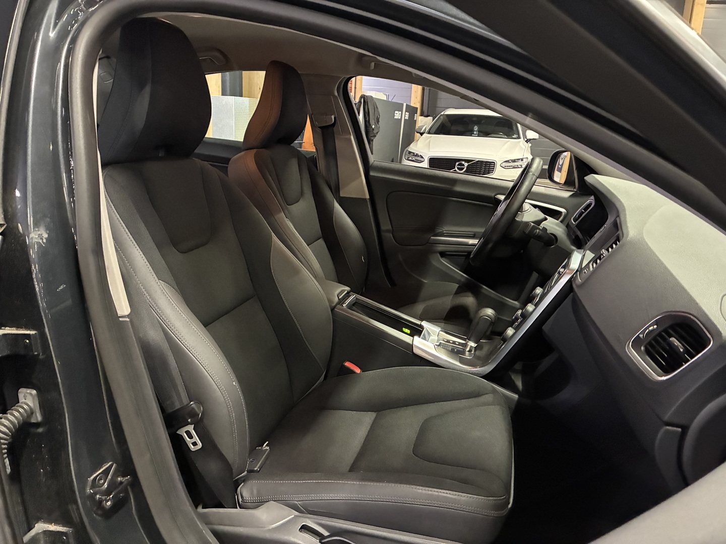 VOLVO S60 2011