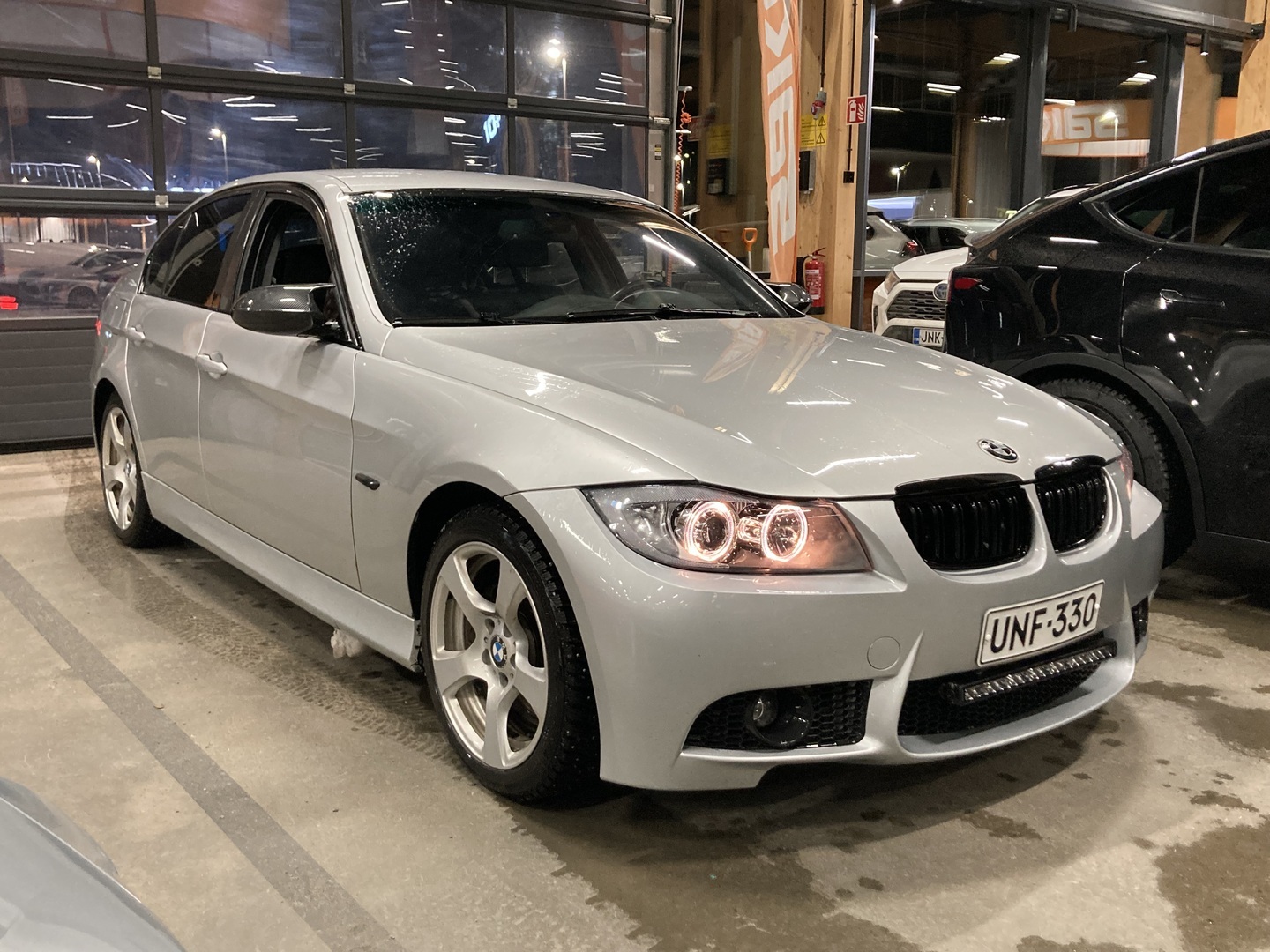 BMW 330 2006