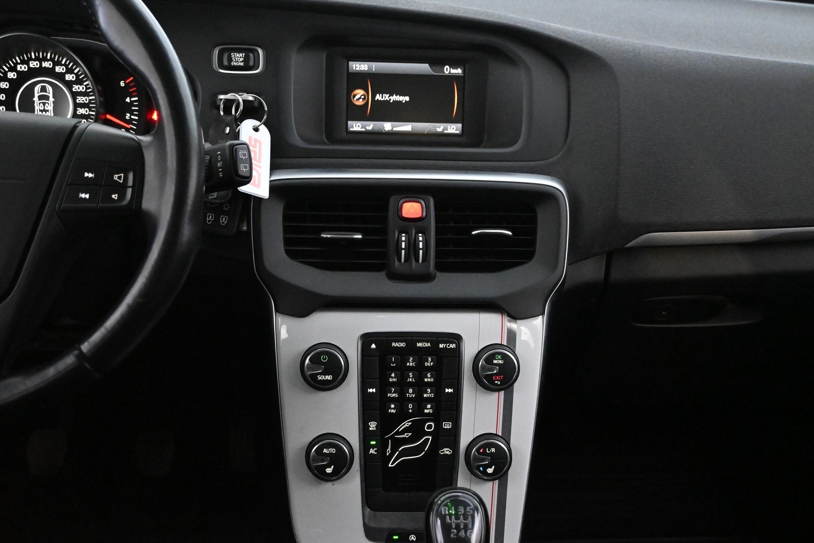 VOLVO V40 2014