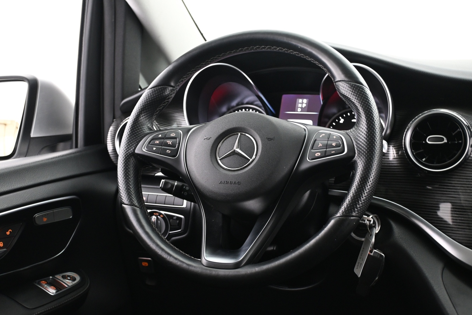 MERCEDES-BENZ V 2019