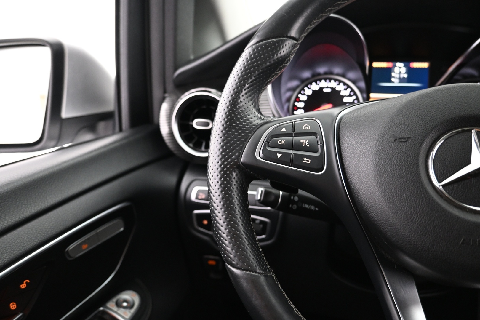 MERCEDES-BENZ V 2019