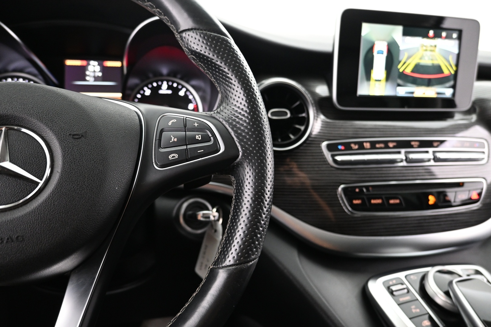 MERCEDES-BENZ V 2019