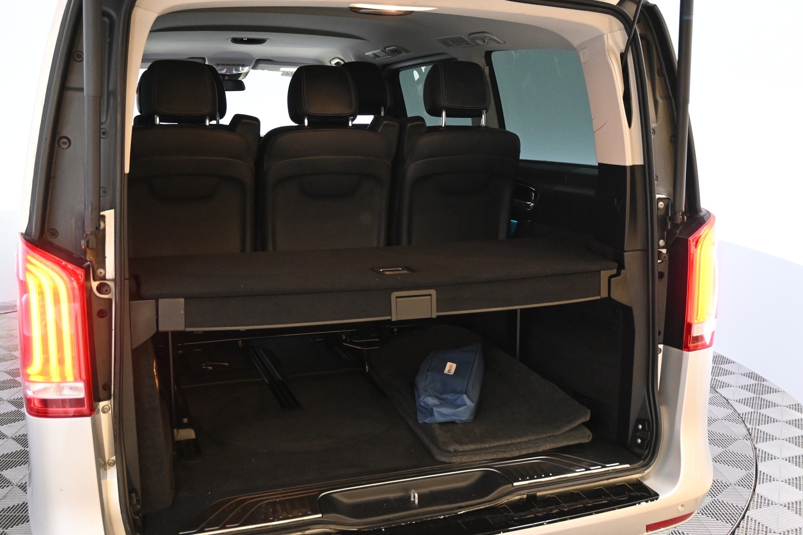 MERCEDES-BENZ V 2019