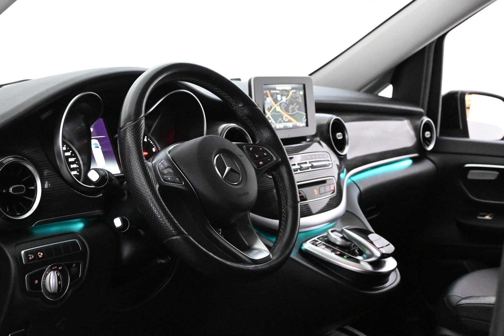 MERCEDES-BENZ V 2019