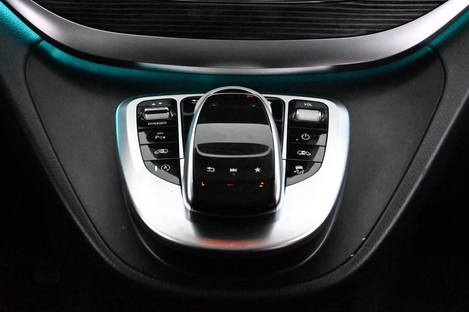 MERCEDES-BENZ V 2019