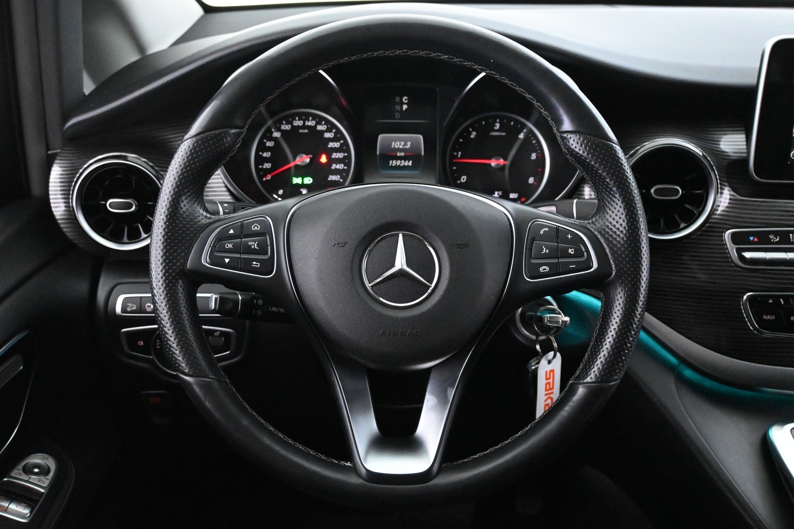 MERCEDES-BENZ V 2019