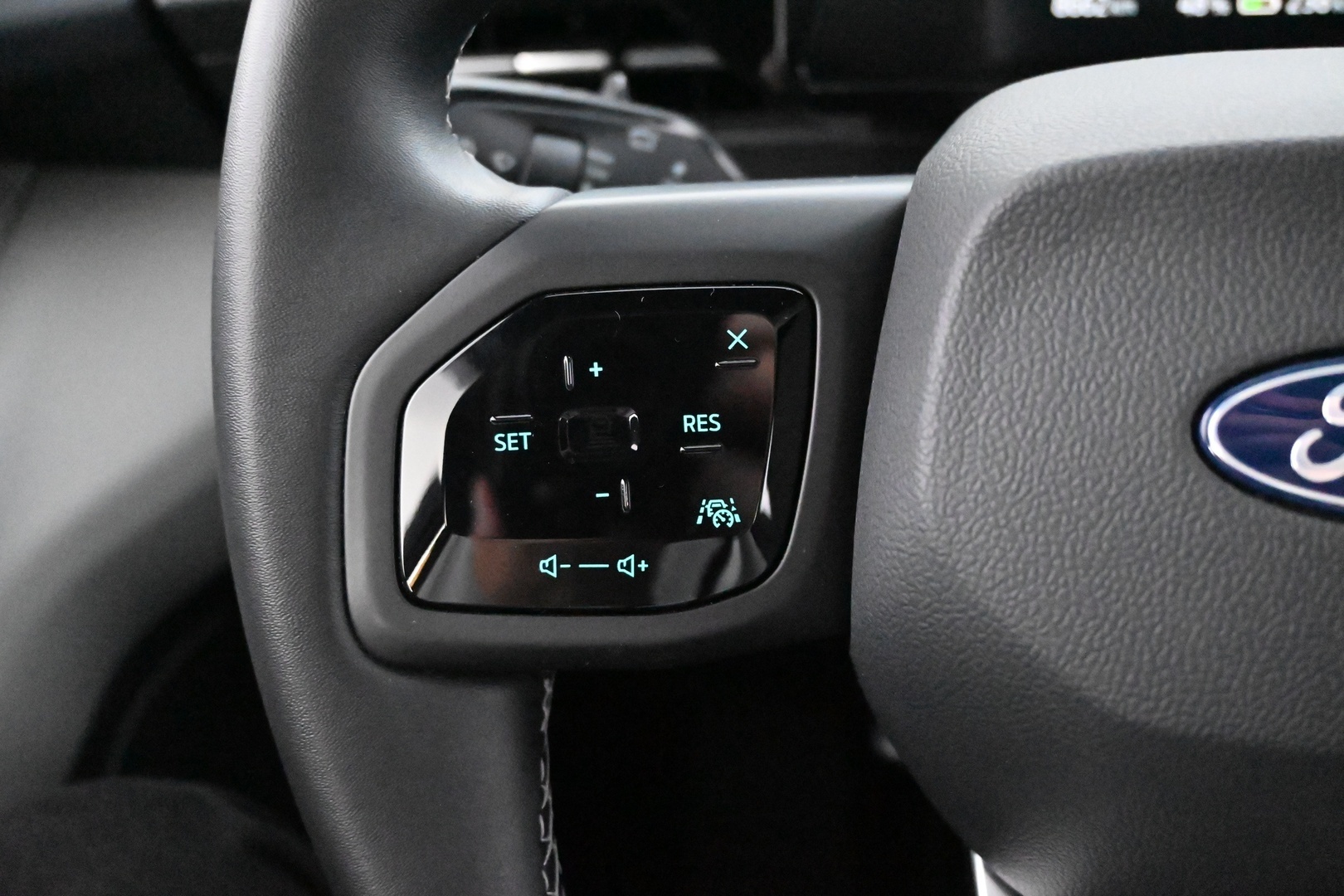 FORD Explorer 2024