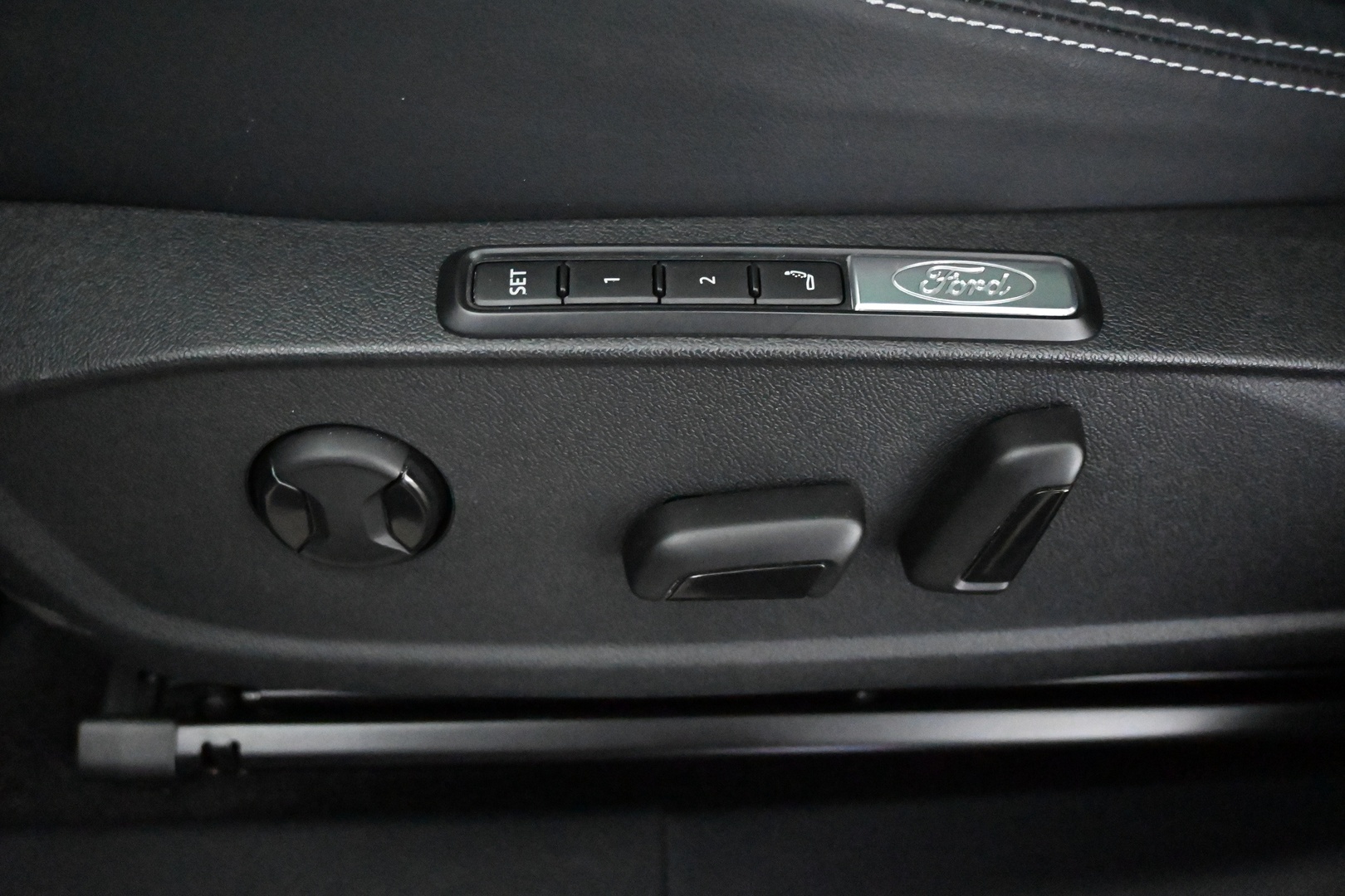 FORD Explorer 2024