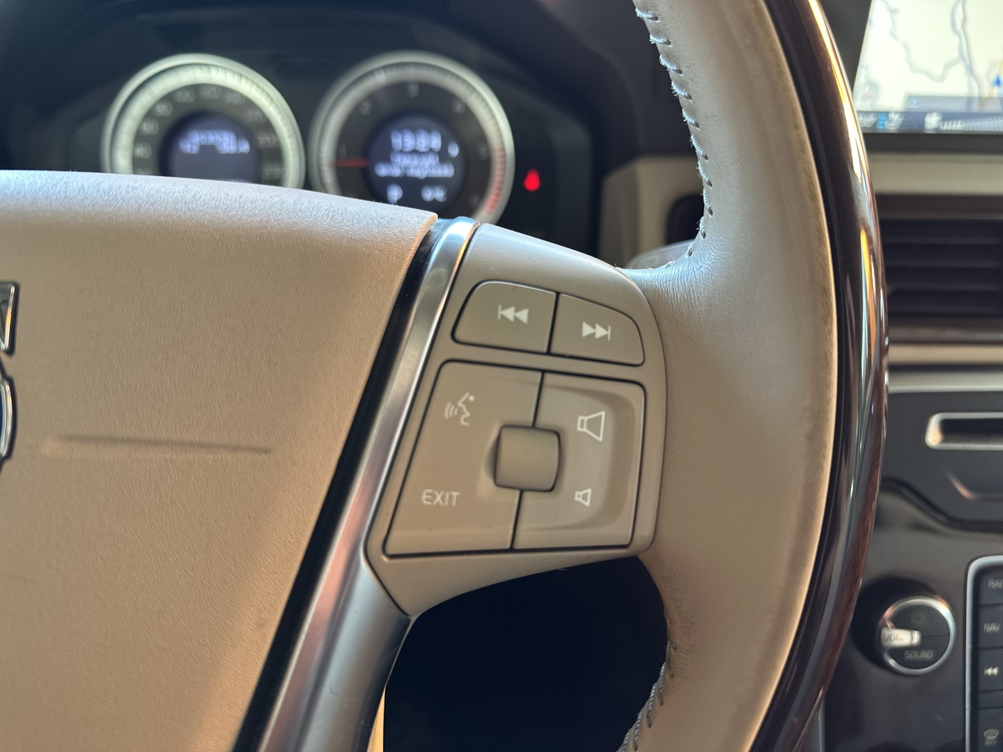 VOLVO XC70 2013