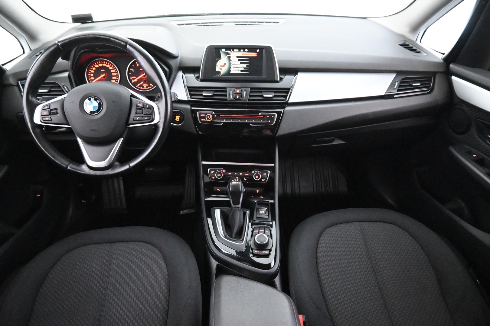 BMW 218 2016
