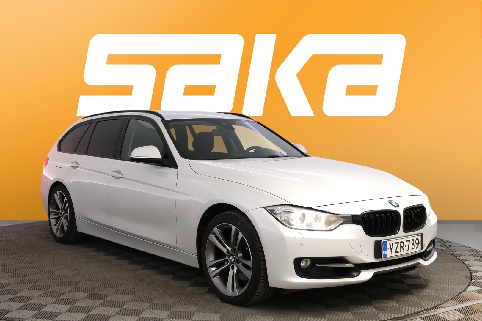 BMW 330 2014
