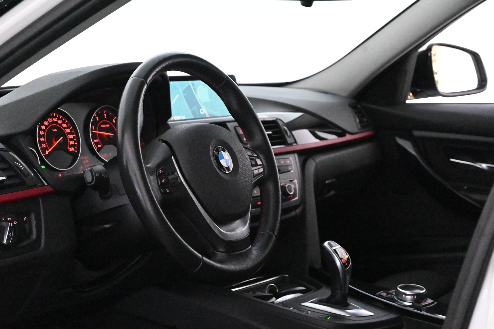 BMW 330 2014