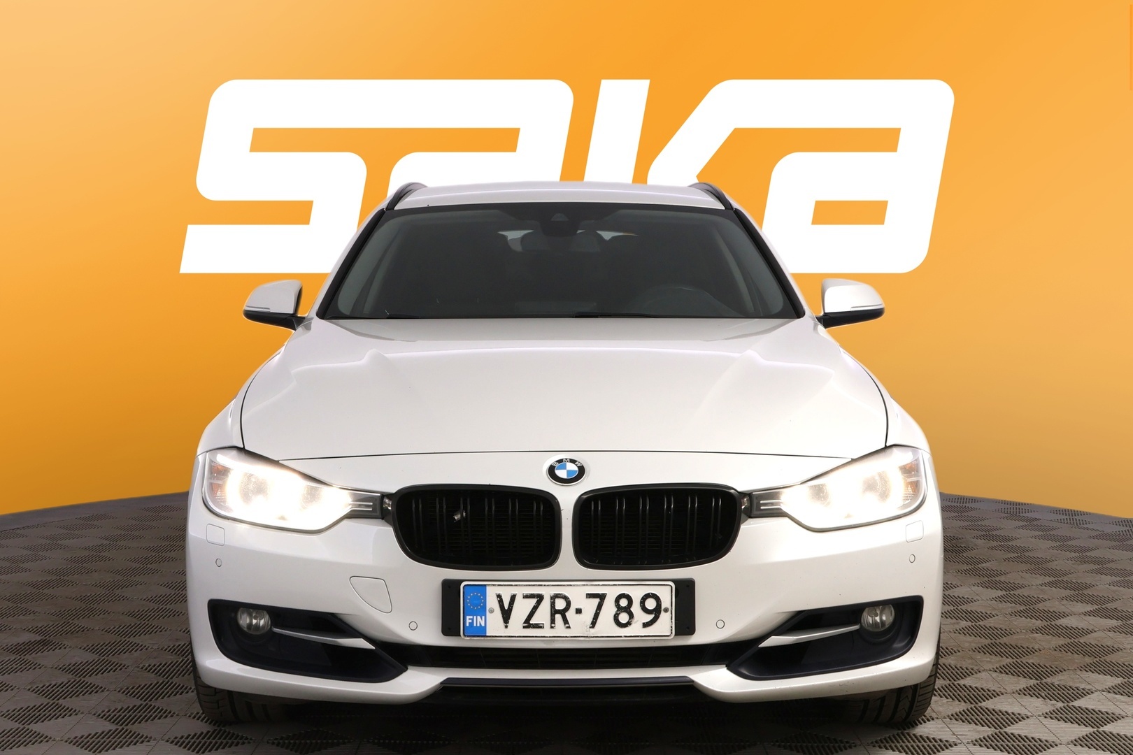 BMW 330 2014