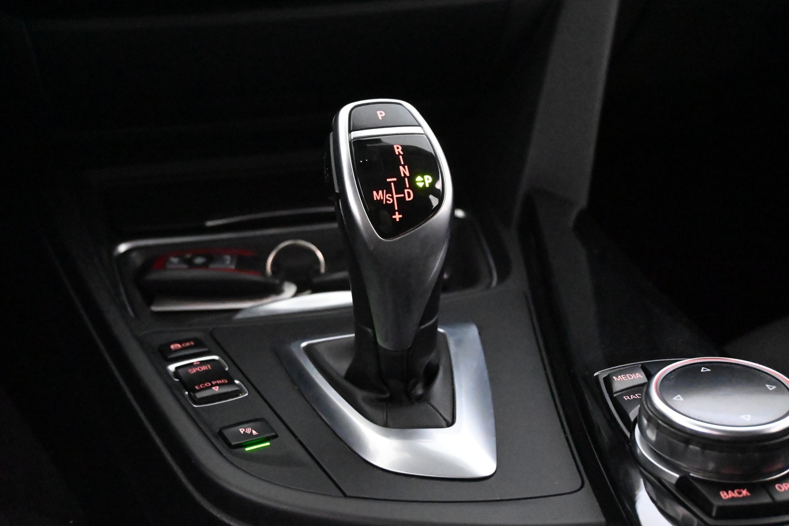 BMW 330 2014