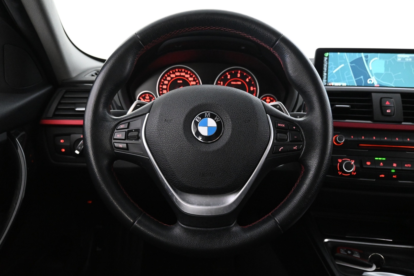 BMW 330 2014