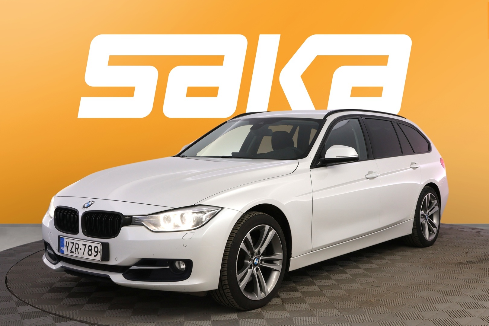 BMW 330 2014