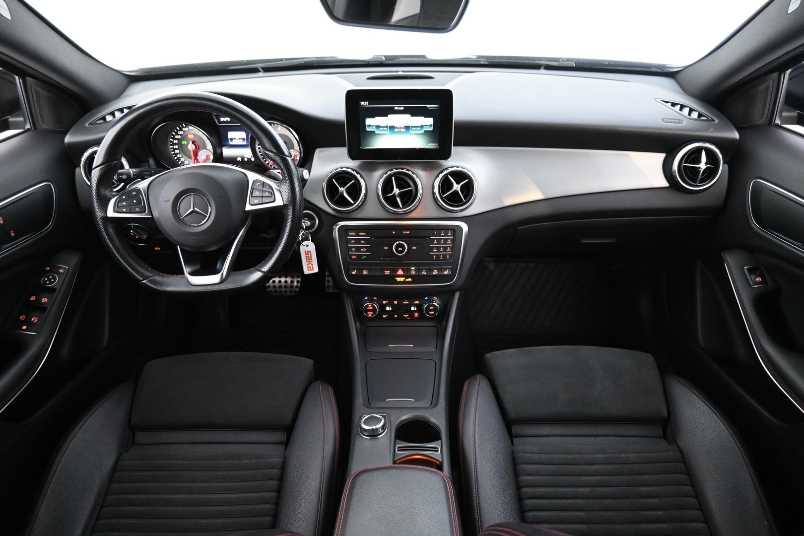 MERCEDES-BENZ GLA 2016