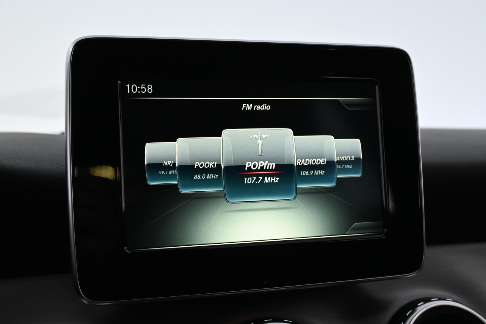 MERCEDES-BENZ GLA 2016