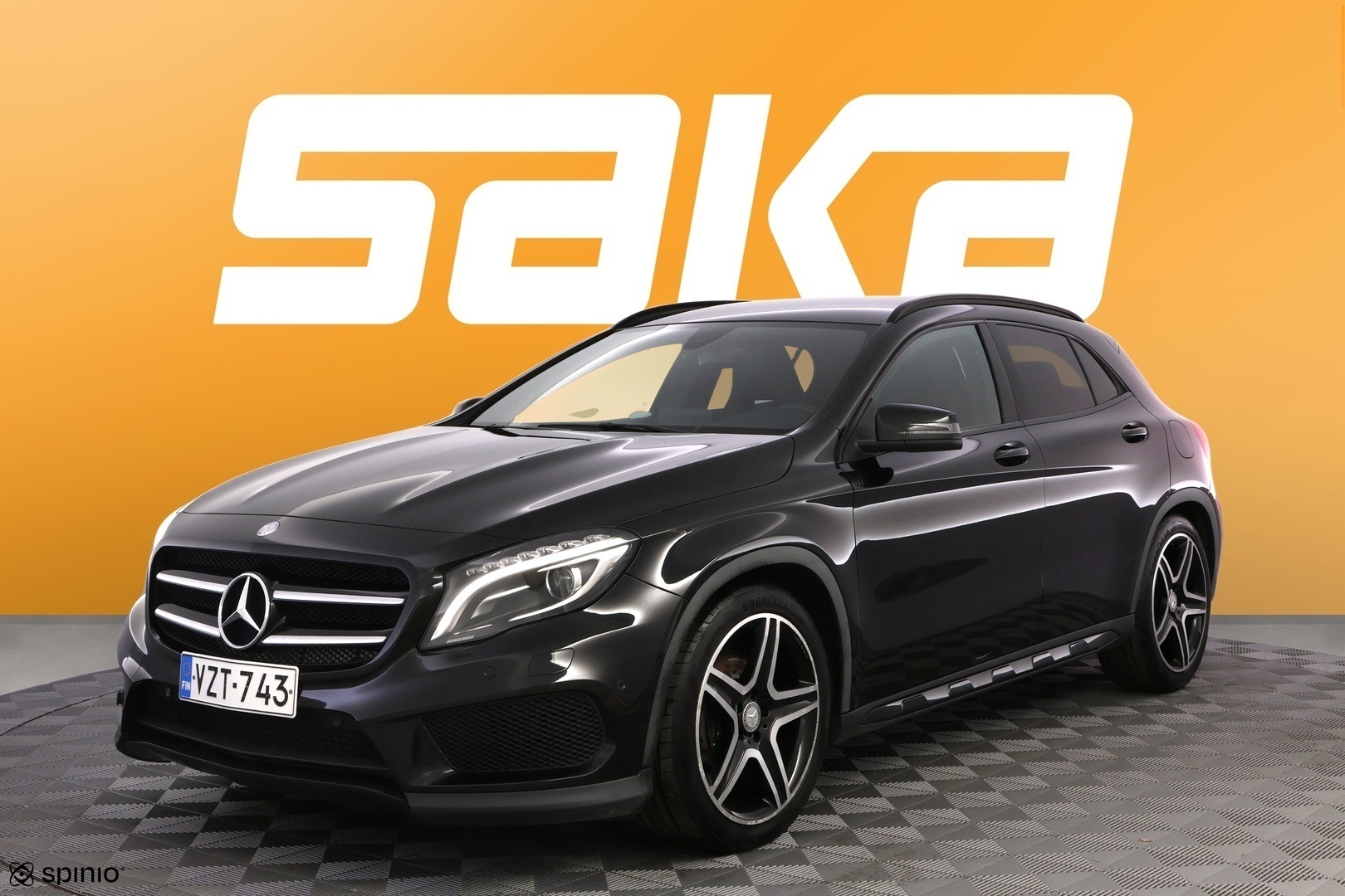 MERCEDES-BENZ GLA 2016