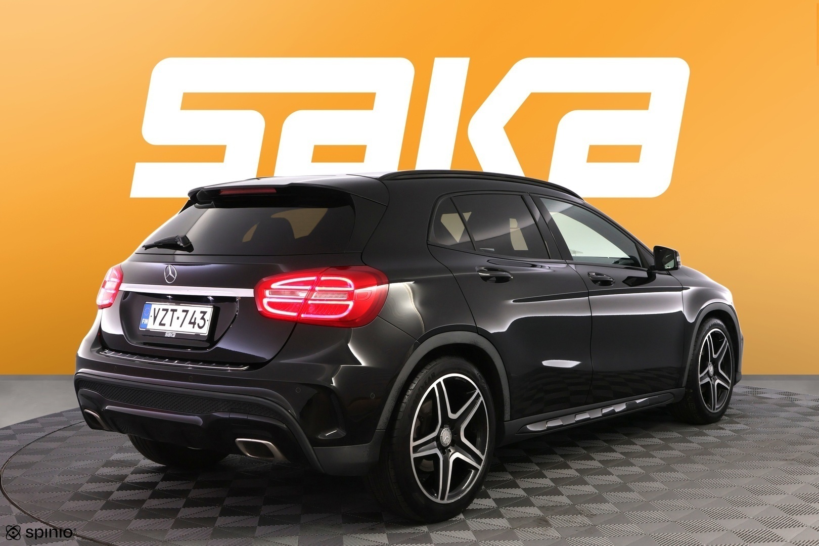 MERCEDES-BENZ GLA 2016