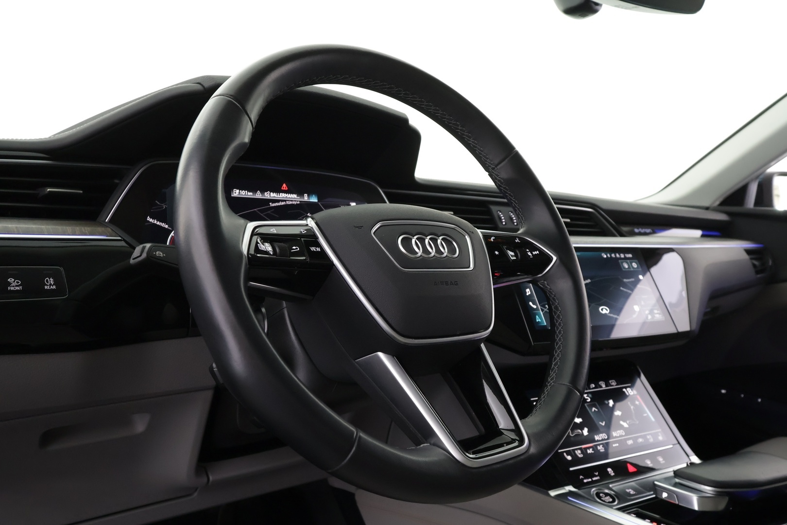 AUDI e-tron 2023