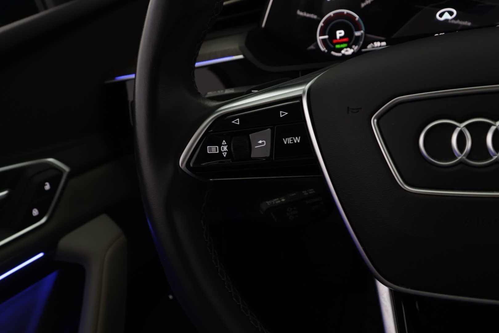AUDI e-tron 2023