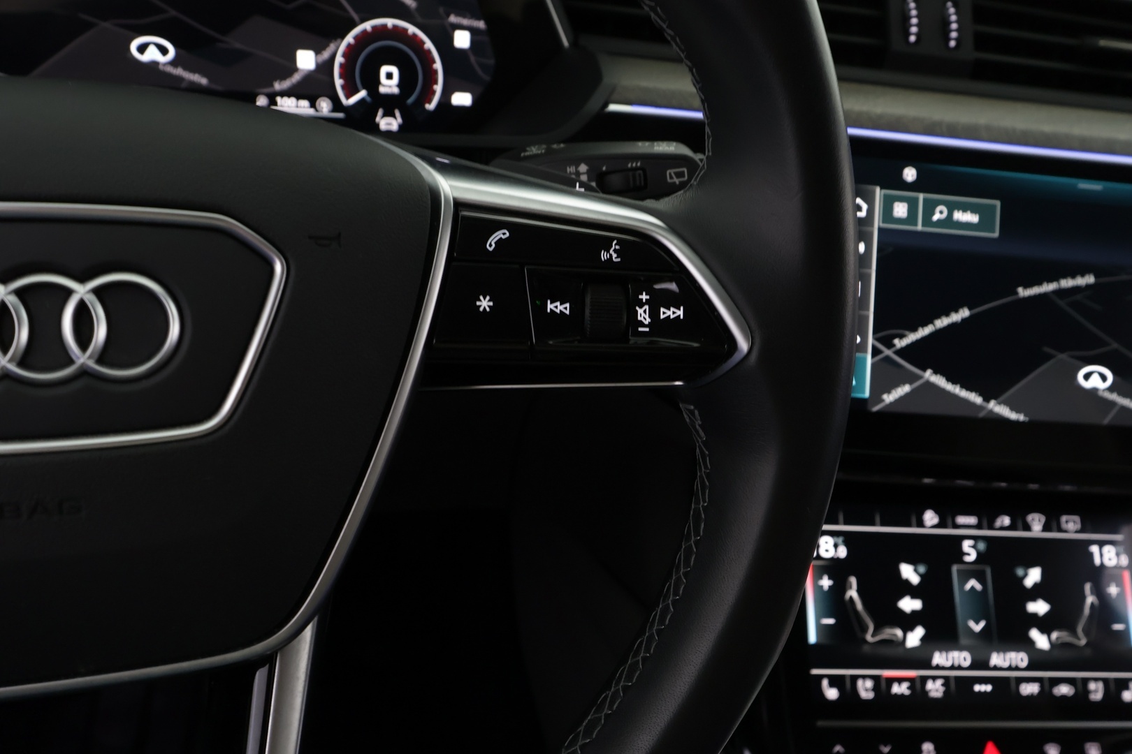AUDI e-tron 2023