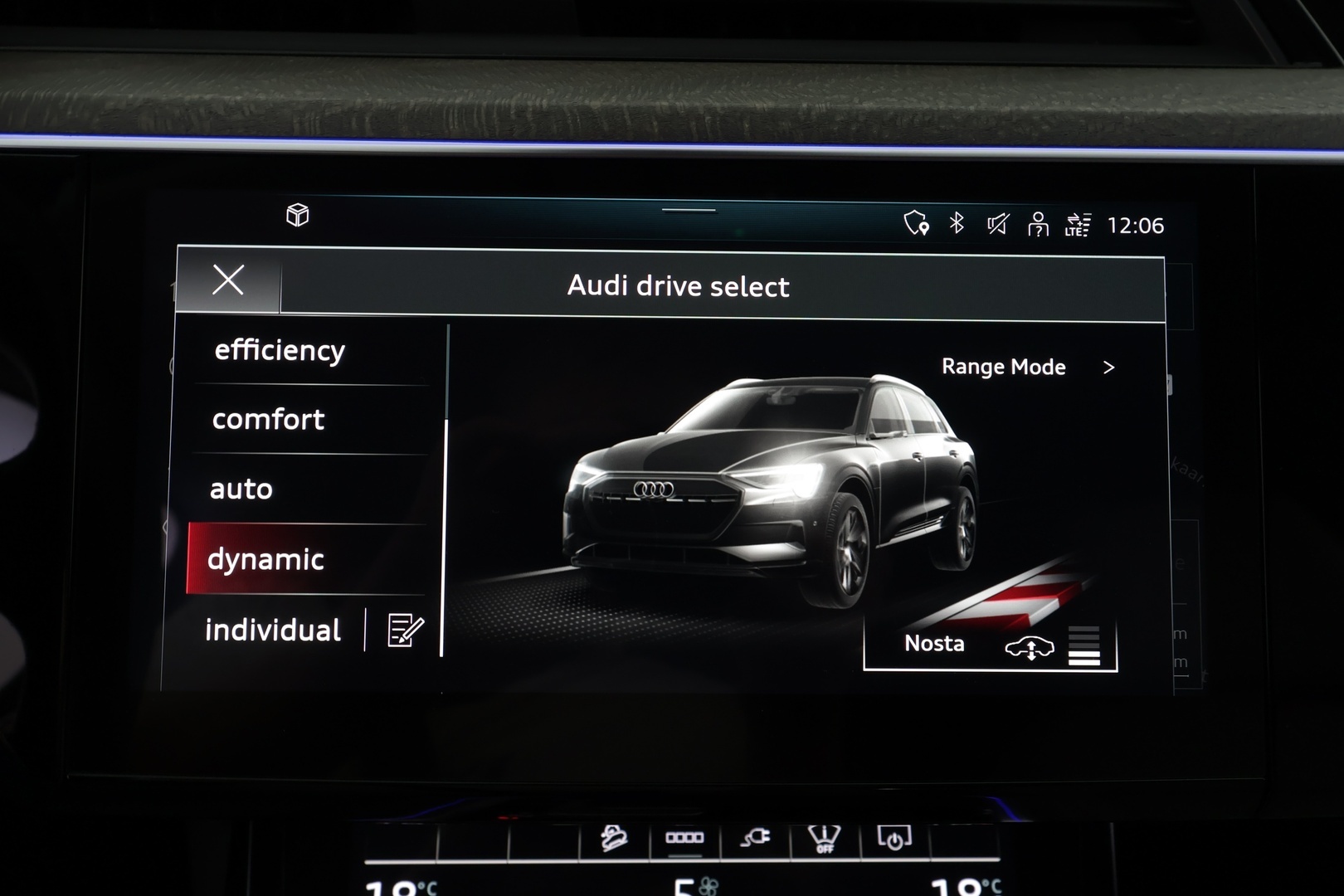 AUDI e-tron 2023