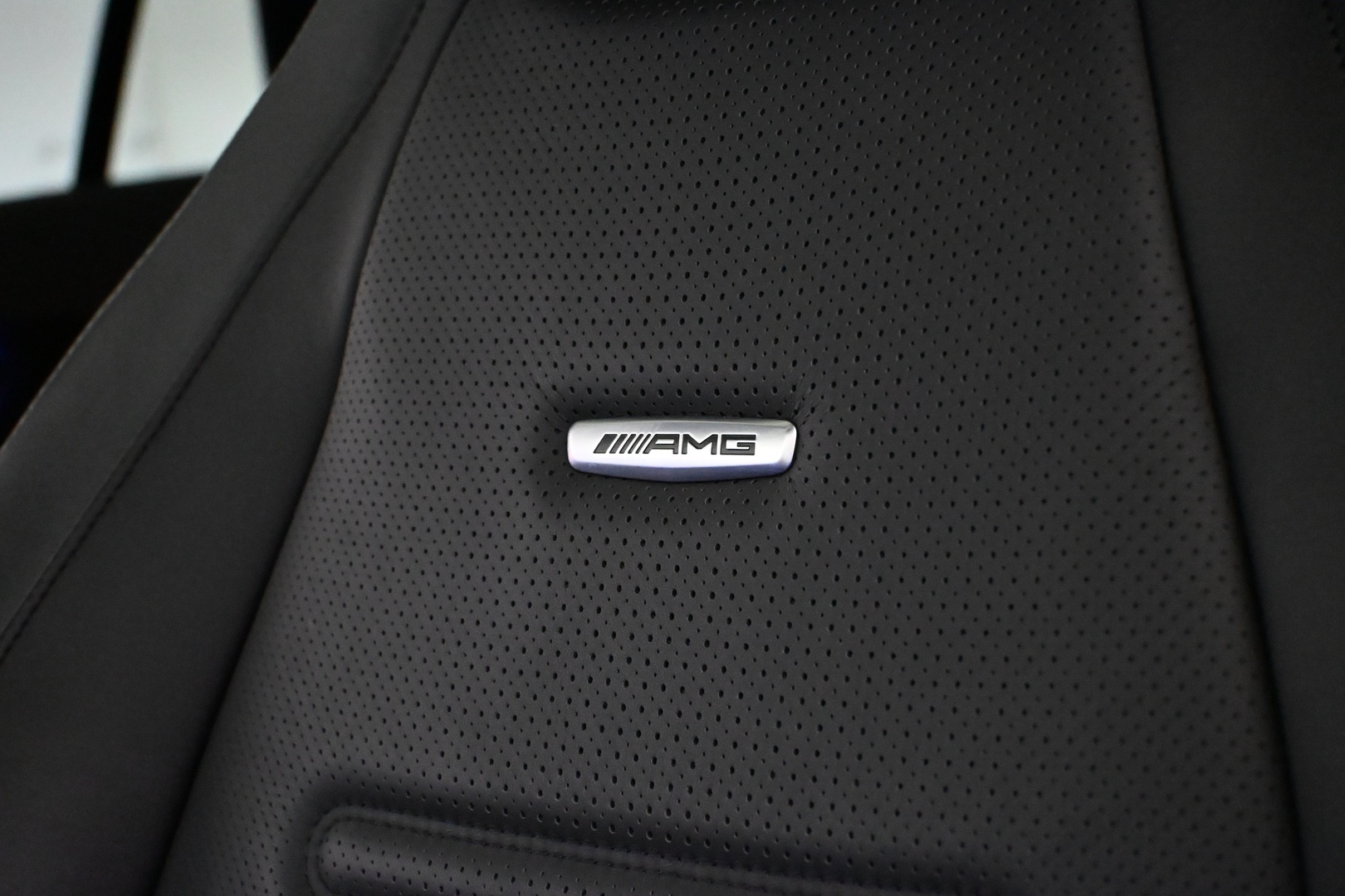 MERCEDES-BENZ EQE 2023