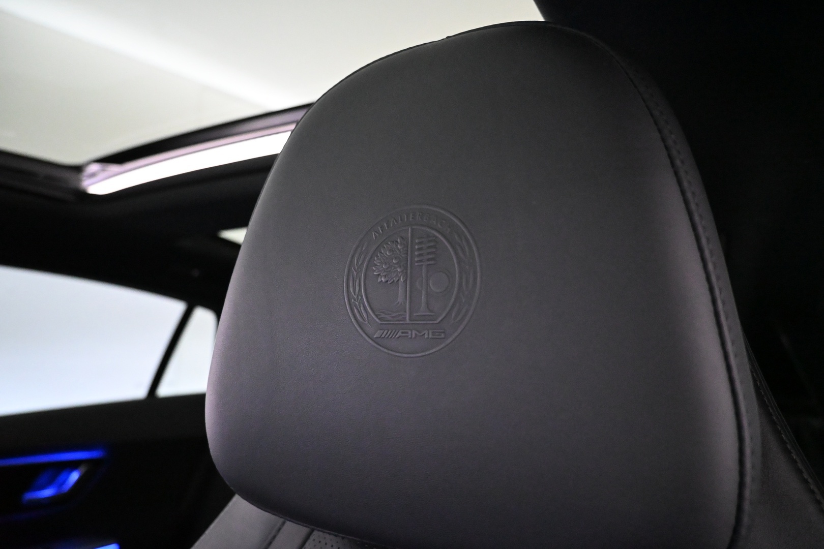 MERCEDES-BENZ EQE 2023