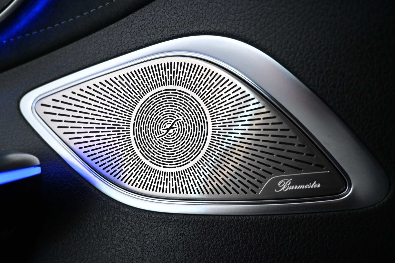 MERCEDES-BENZ EQE 2023