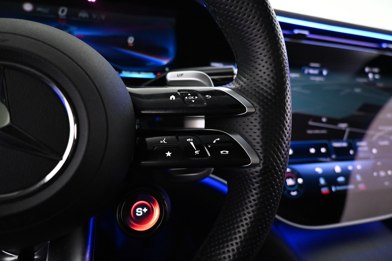 MERCEDES-BENZ EQE 2023