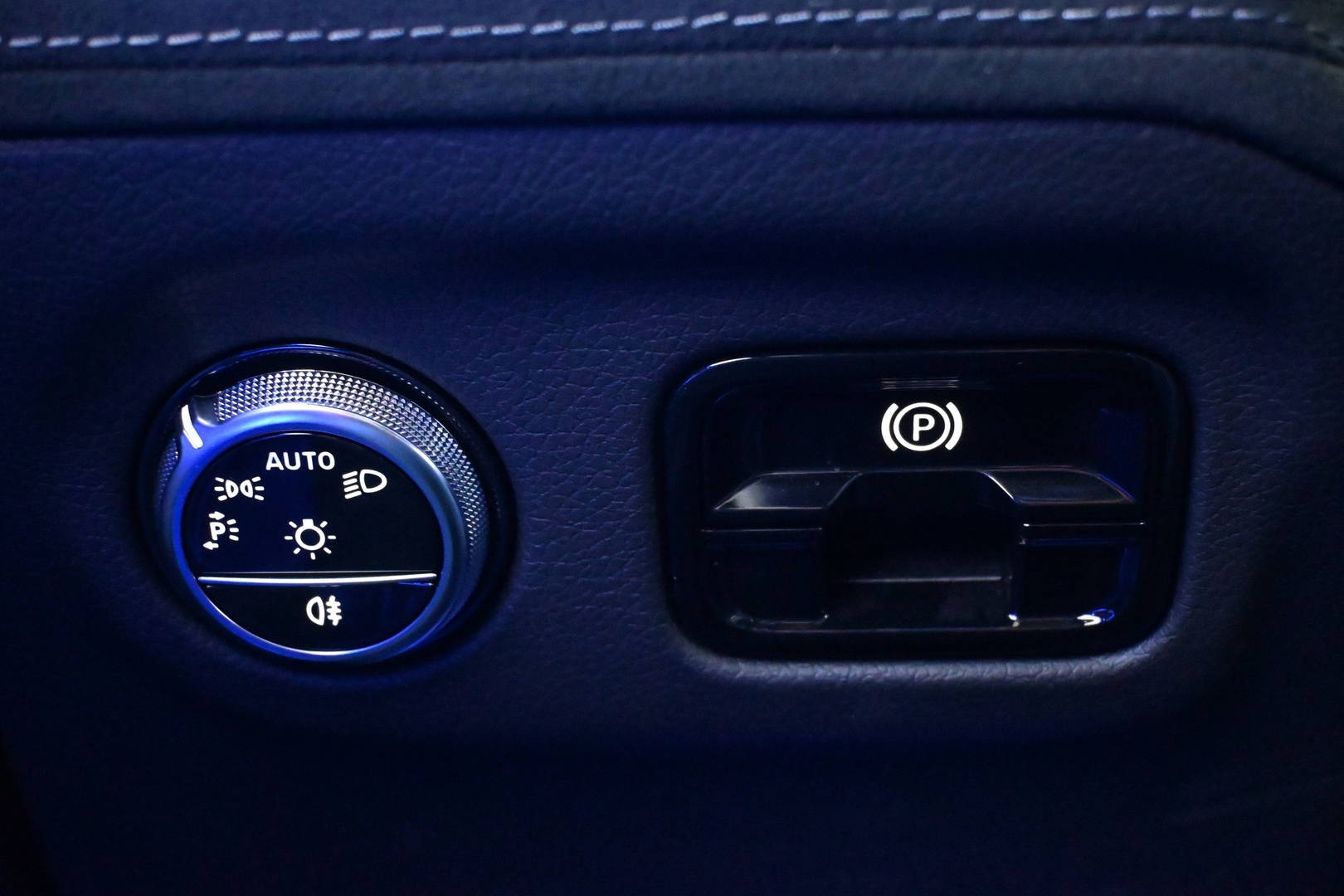 MERCEDES-BENZ EQE 2023