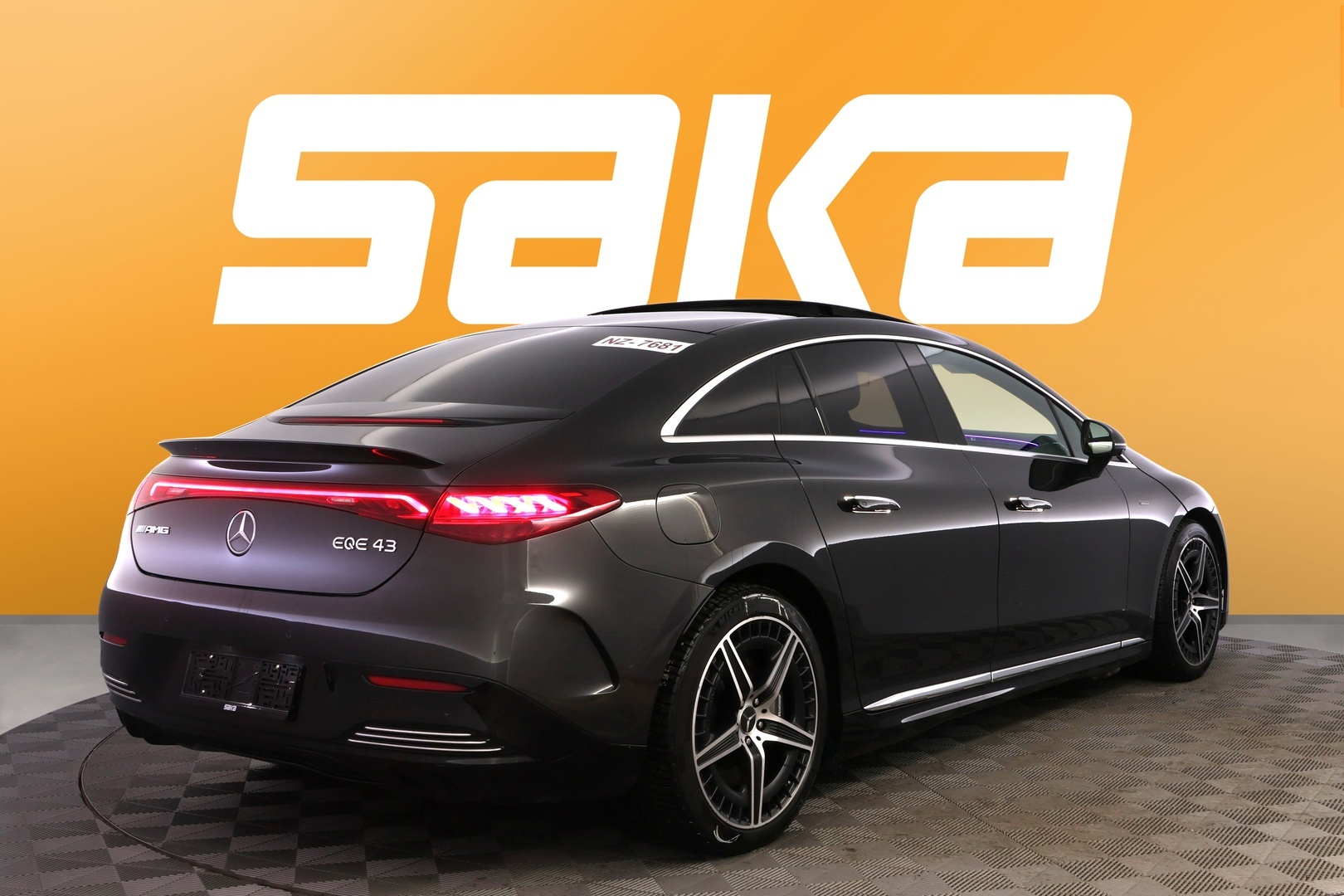 MERCEDES-BENZ EQE 2023