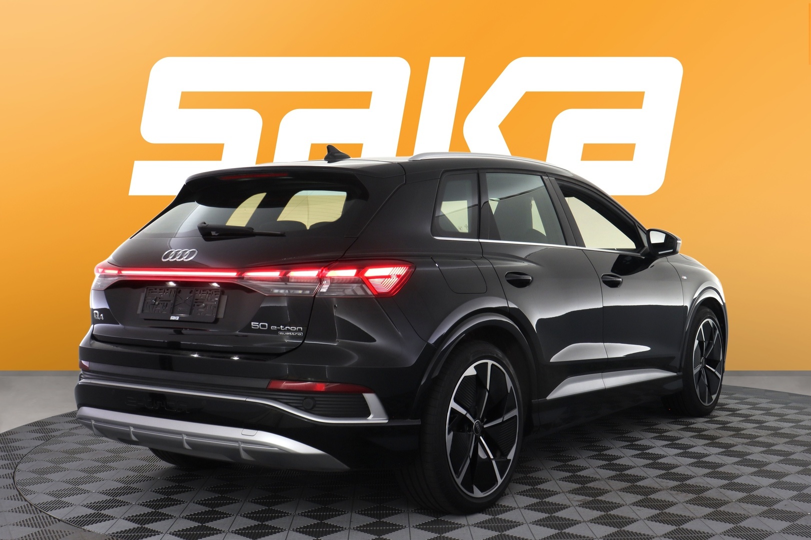AUDI Q4 e-tron 2024