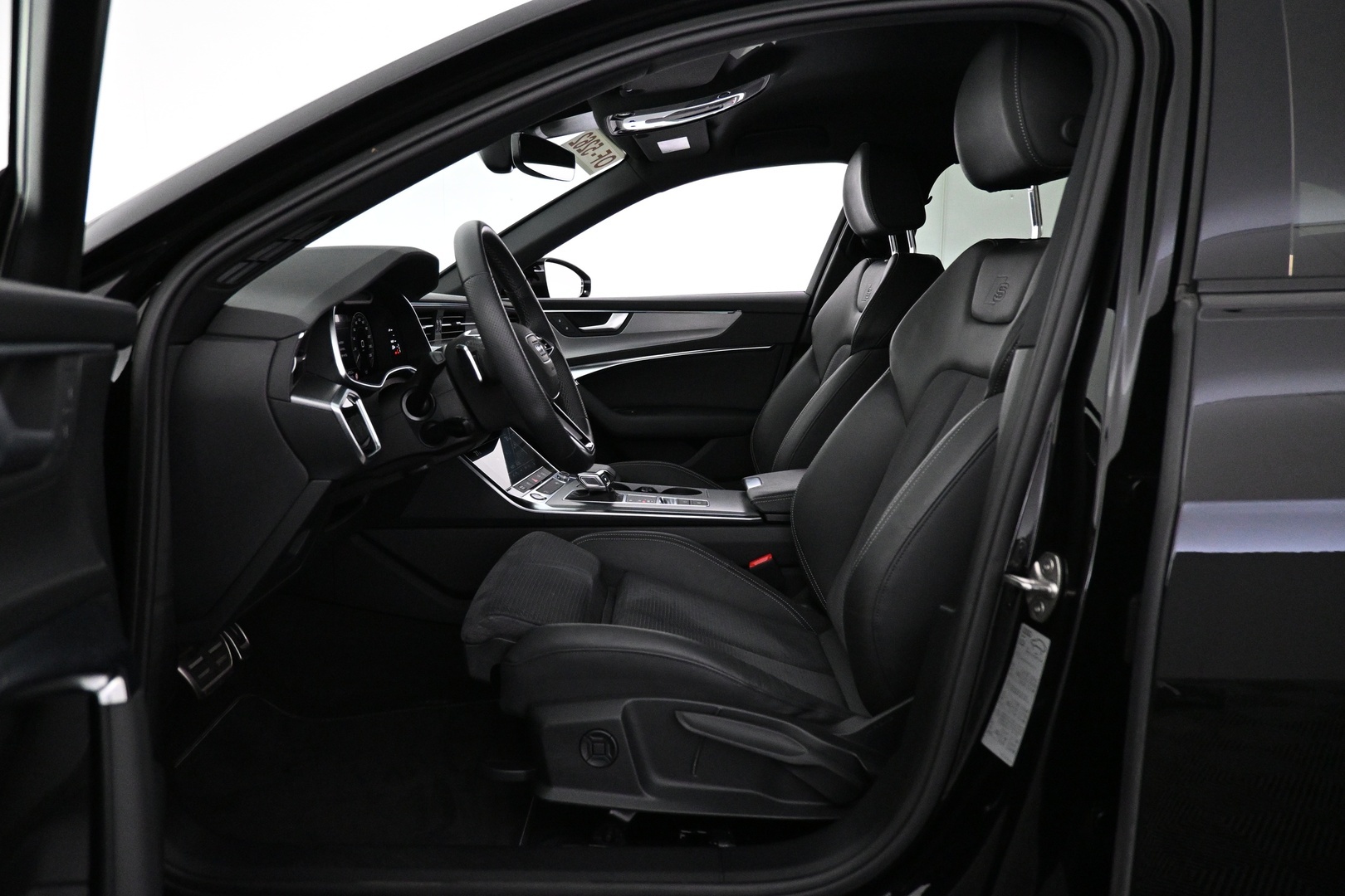 AUDI A6 2024