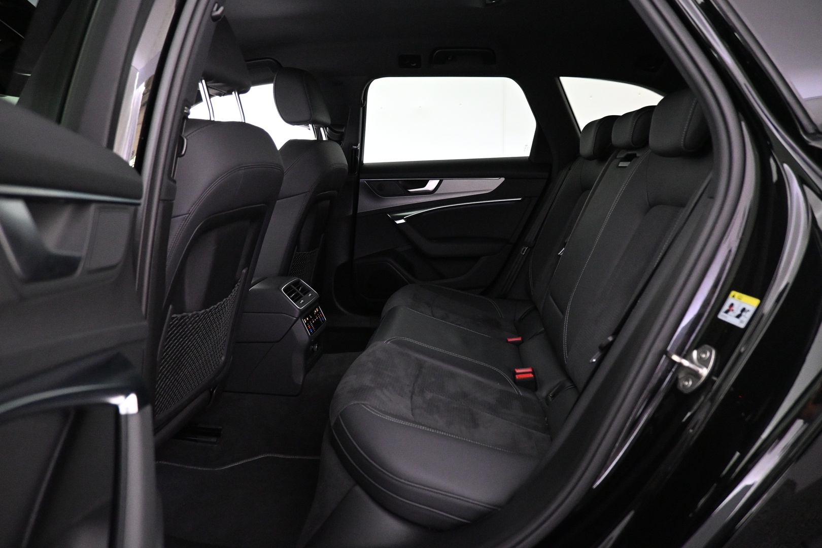 AUDI A6 2024