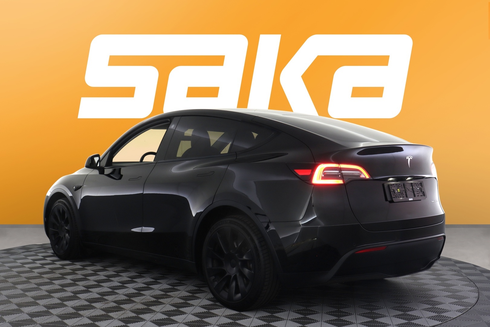 TESLA Model Y 2021